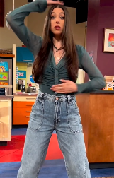Kira Kosarin – hot video !!!