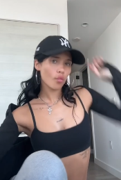 Nessa Barrett – Hot video !!!