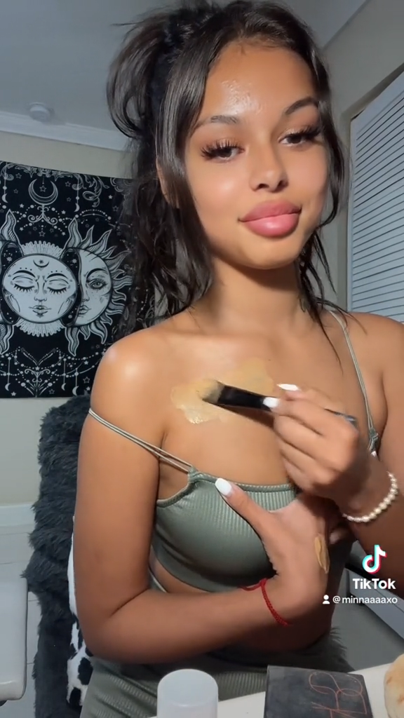 Minaaxo – Hot video sexy !!!