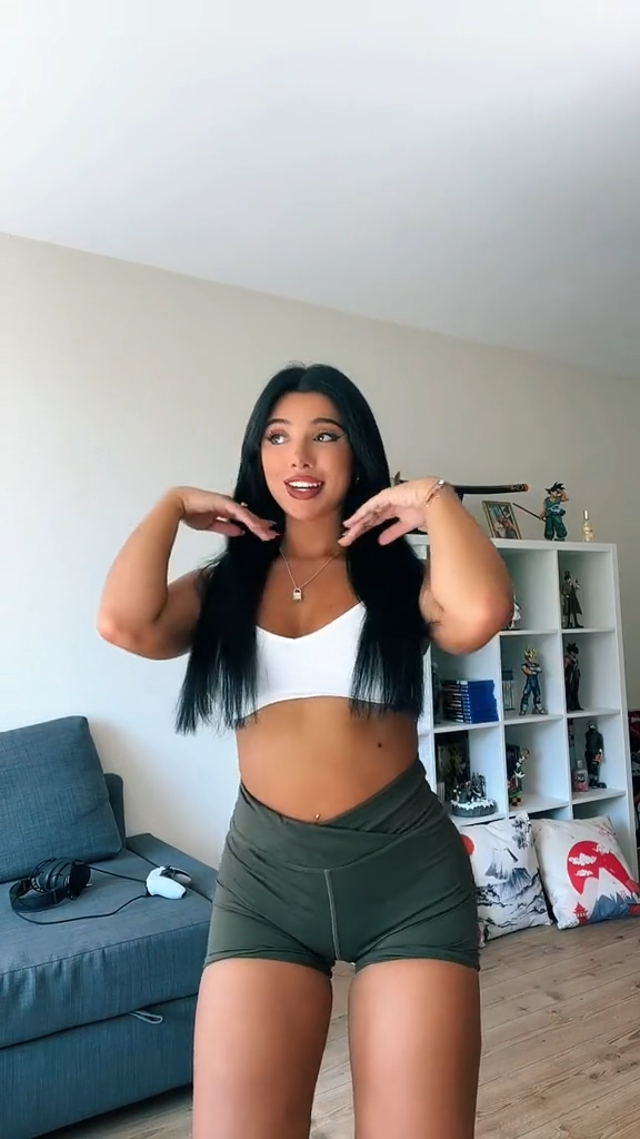 Julia Bayoneta – Hot Nude Show Body So Sexy !!!