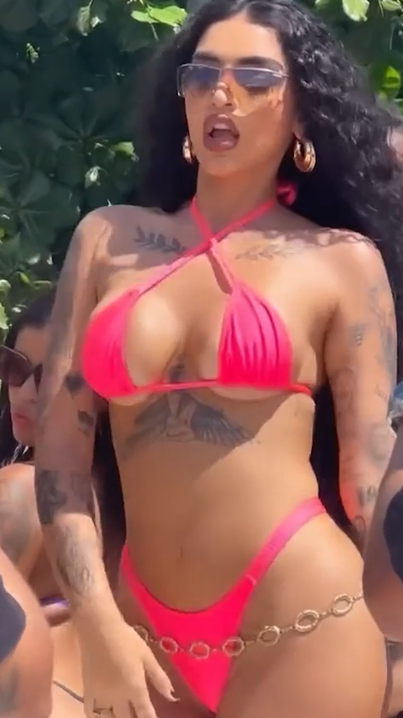 Bianca Censori Hot nude show big boobs