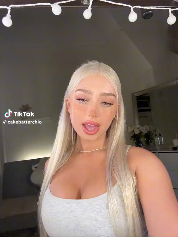 Cakebatterchlo Hot video nude show Big boobs