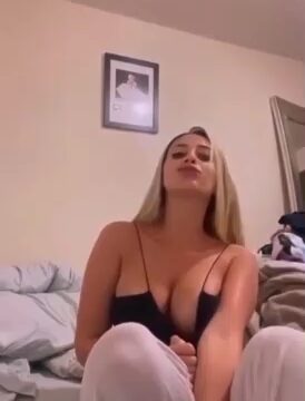 Mariam Olivera New Video Naked Masturbating On Bedroom !!!