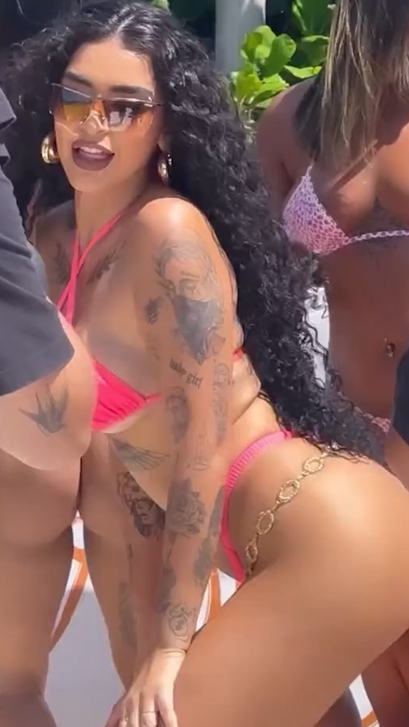 Bianca Censori OnlyFans Leak – Pink Lingerie Sexy Dancing !!!