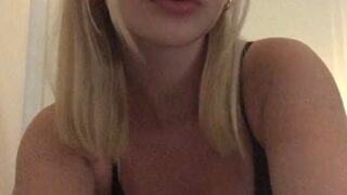 sophieamparita Onlyfans leaked – hot nude show in bedroom