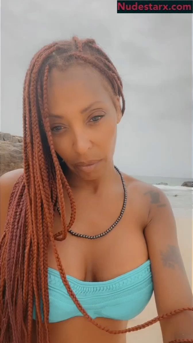 Kyss Major/Kisha Chavis – Nude Playing On Beach Hot Onlyfans