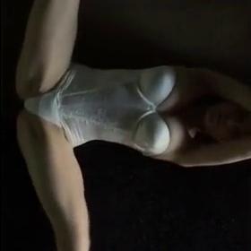 Heidi Lee Bocanegra Nude Yoga Leaked!